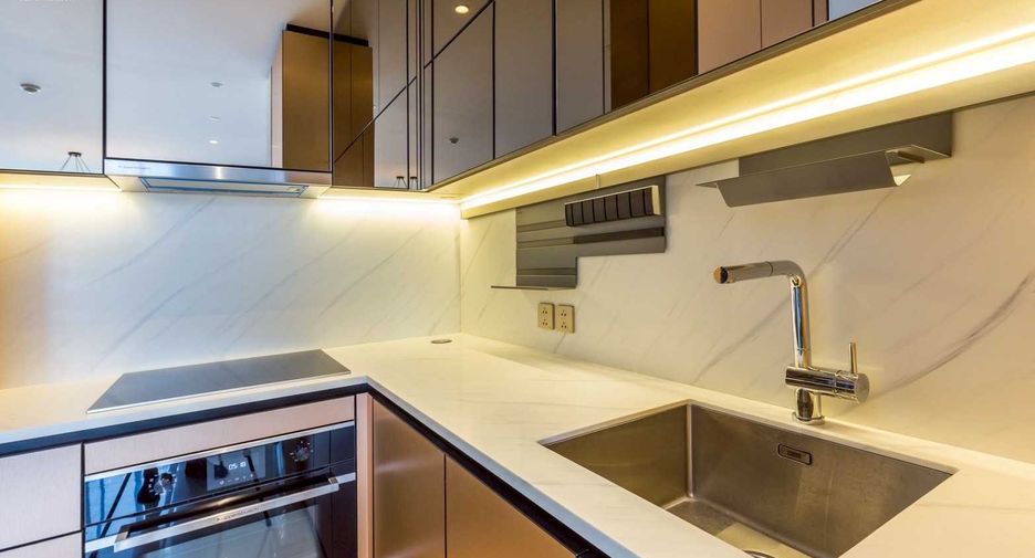 Wohnung zur Miete und zum Kauf mit 3 Zimmer in Sathon, Bangkok