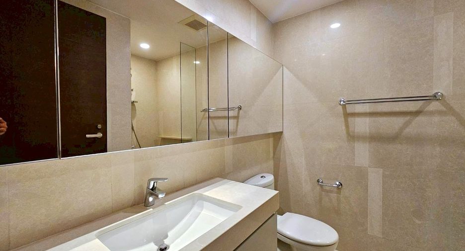 For rent and for sale 2 bedrooms condo in Watthana, Bangkok