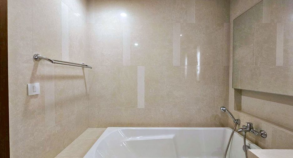 For rent and for sale 2 bedrooms condo in Watthana, Bangkok