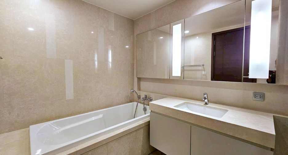 For rent and for sale 2 bedrooms condo in Watthana, Bangkok