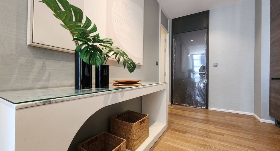 For rent and for sale 1 bed condo in Pathum Wan, Bangkok
