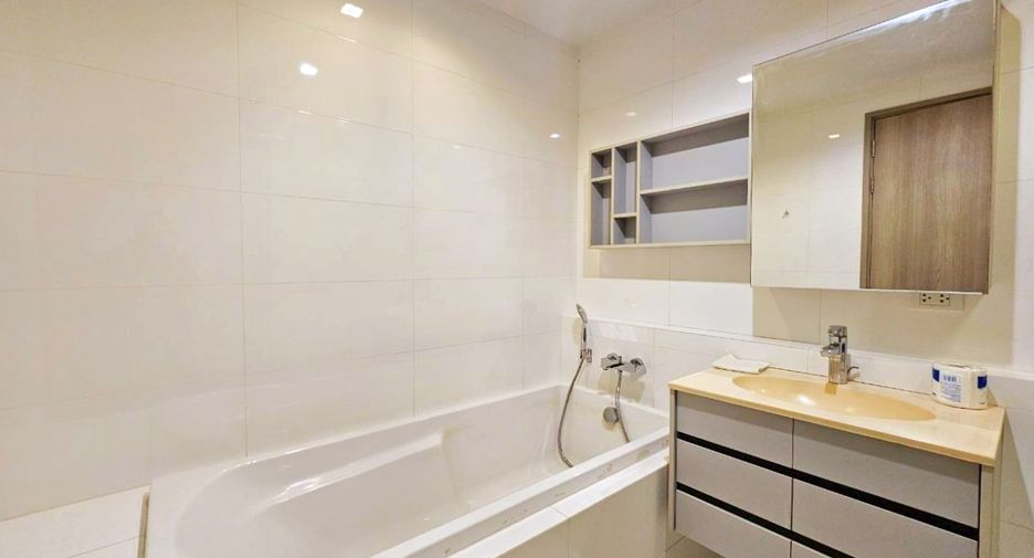 À louer et à vendre 1 chambre condo à Watthana, Bangkok
