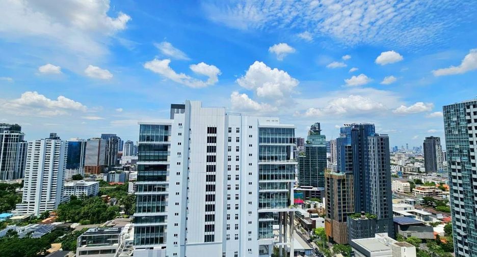 For rent and for sale 1 bed condo in Watthana, Bangkok