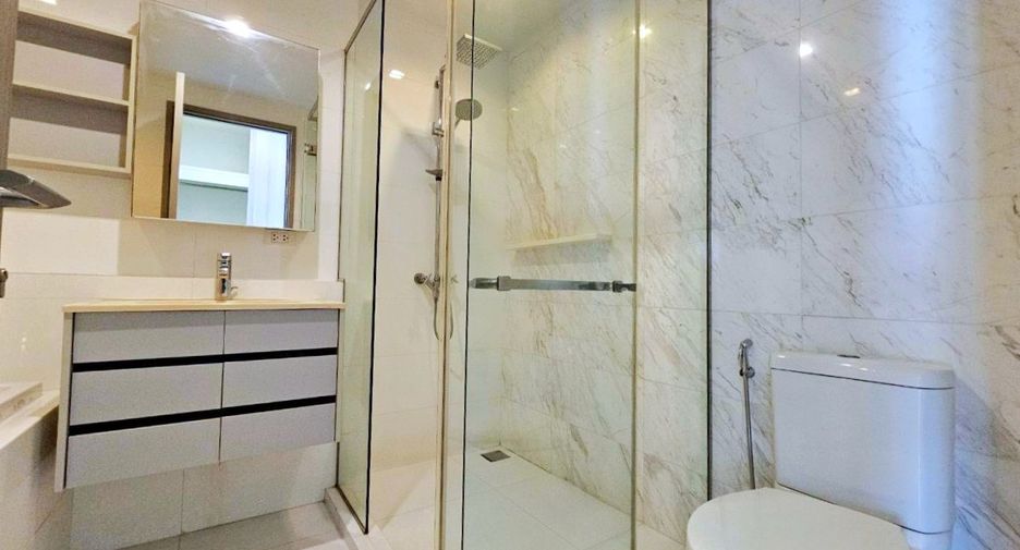 For rent and for sale 1 bed condo in Watthana, Bangkok
