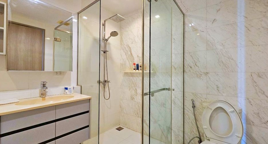 À louer et à vendre 1 chambre condo à Watthana, Bangkok