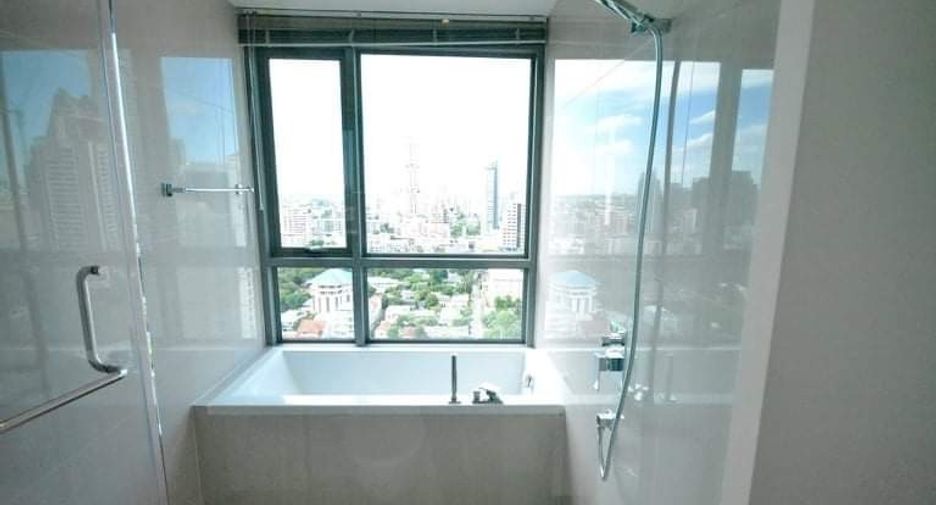 For rent and for sale 2 bedrooms condo in Watthana, Bangkok