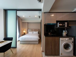 Condo en alquiler y en venta de 2 habitaciones en Huai Khwang, Bangkok