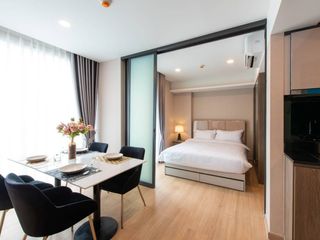 Condo en alquiler y en venta de 2 habitaciones en Huai Khwang, Bangkok
