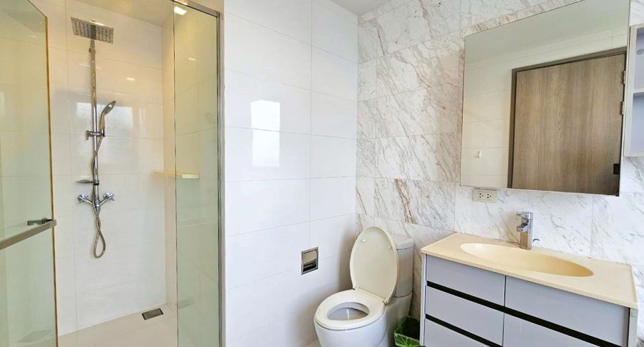 Condo en alquiler y en venta de 2 habitaciones en Watthana, Bangkok