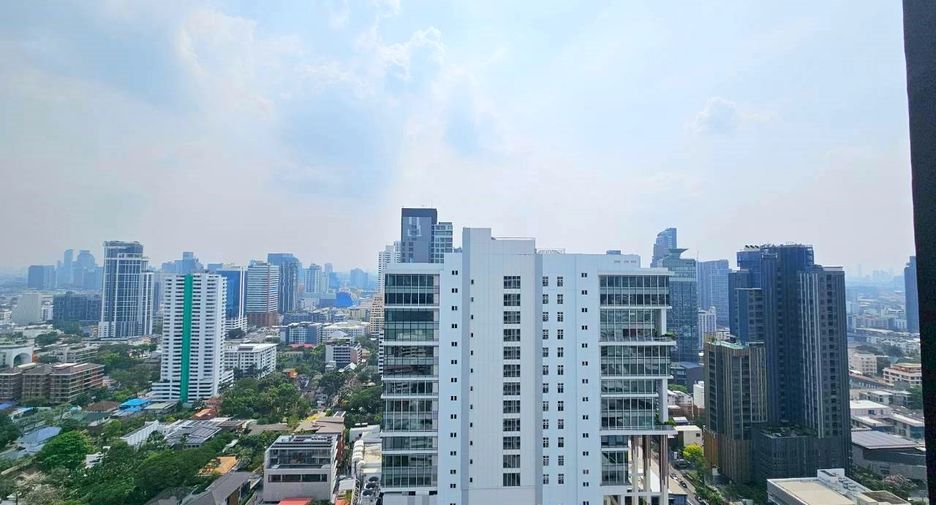 Condo en alquiler y en venta de 2 habitaciones en Watthana, Bangkok