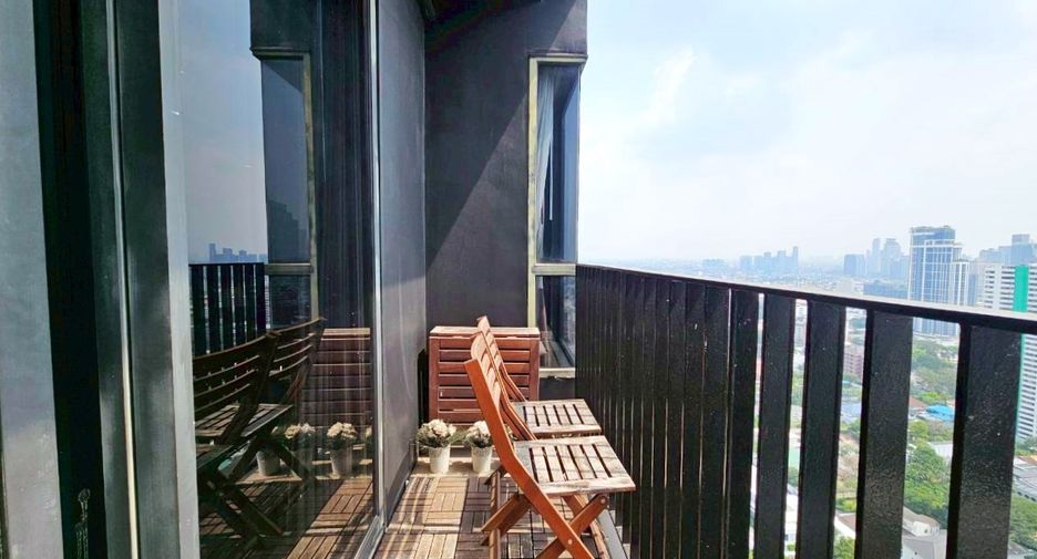 Condo en alquiler y en venta de 2 habitaciones en Watthana, Bangkok