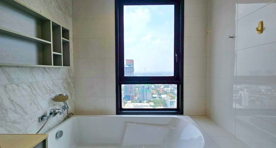 Condo en alquiler y en venta de 2 habitaciones en Watthana, Bangkok