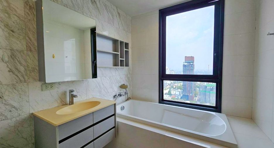 Condo en alquiler y en venta de 2 habitaciones en Watthana, Bangkok