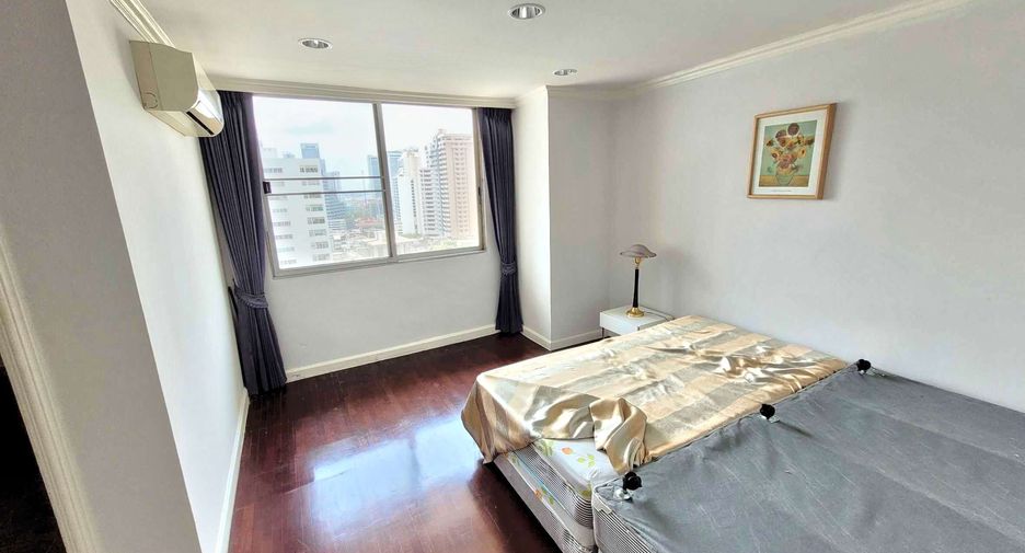 For rent 3 bedrooms condo in Watthana, Bangkok