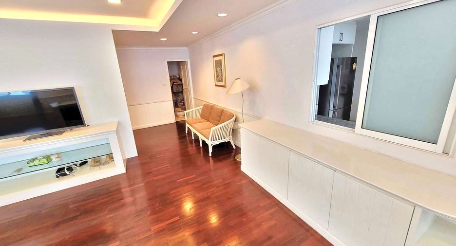 For rent 3 bedrooms condo in Watthana, Bangkok