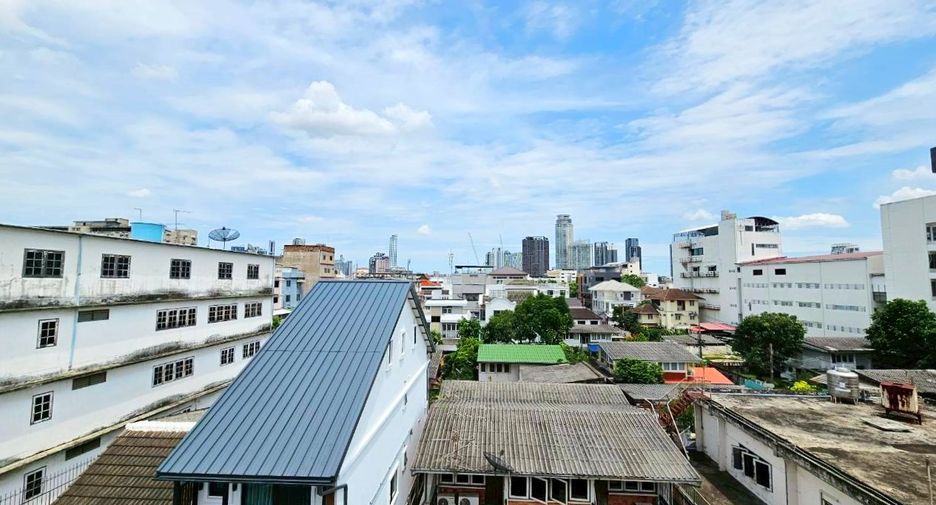 出租 和 出售 4 卧室 独立屋 在 Watthana, 曼谷