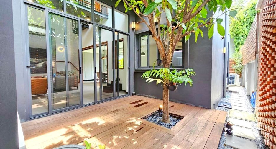 出租 和 出售 4 卧室 独立屋 在 Watthana, 曼谷