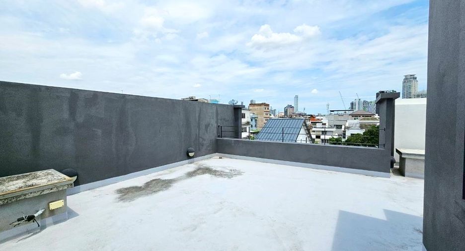 出租 和 出售 4 卧室 独立屋 在 Watthana, 曼谷