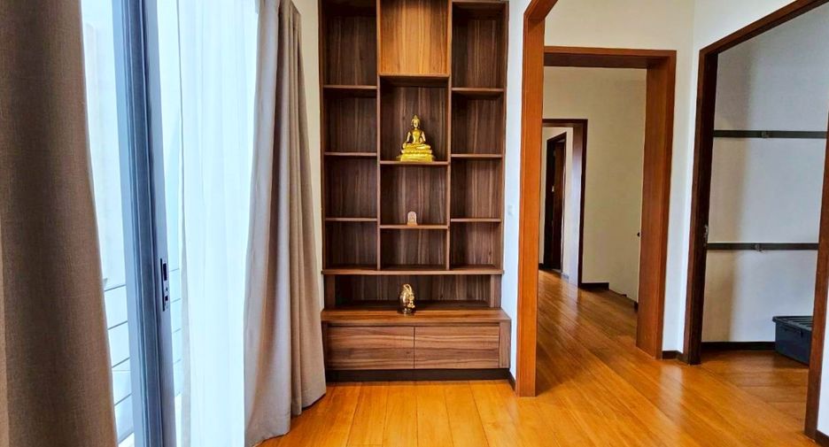 出租 和 出售 4 卧室 独立屋 在 Watthana, 曼谷
