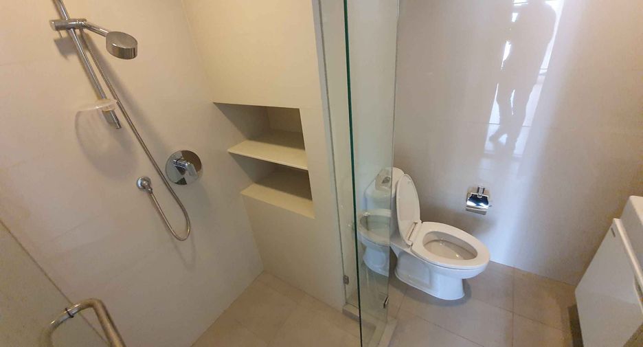 For rent and for sale 2 bedrooms condo in Watthana, Bangkok