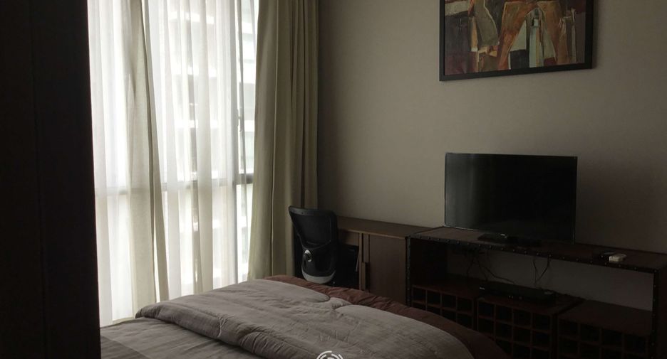 For rent and for sale 1 bed condo in Watthana, Bangkok