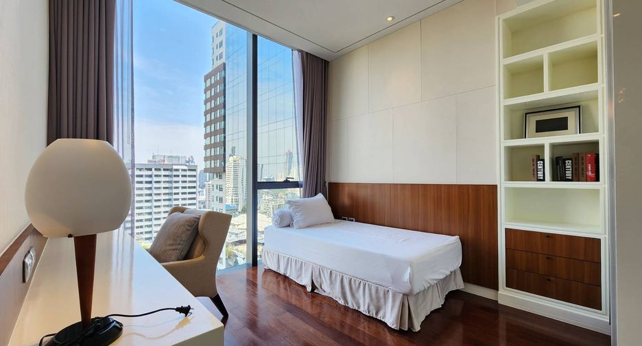 For rent and for sale 2 bedrooms condo in Khlong Toei, Bangkok