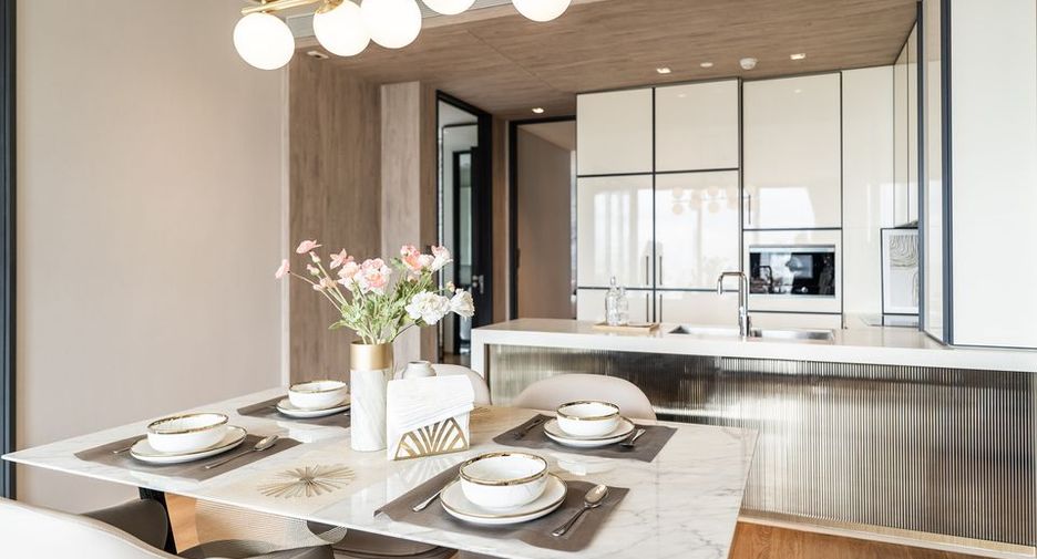 Condo en alquiler y en venta de 2 habitaciones en Khlong Toei, Bangkok