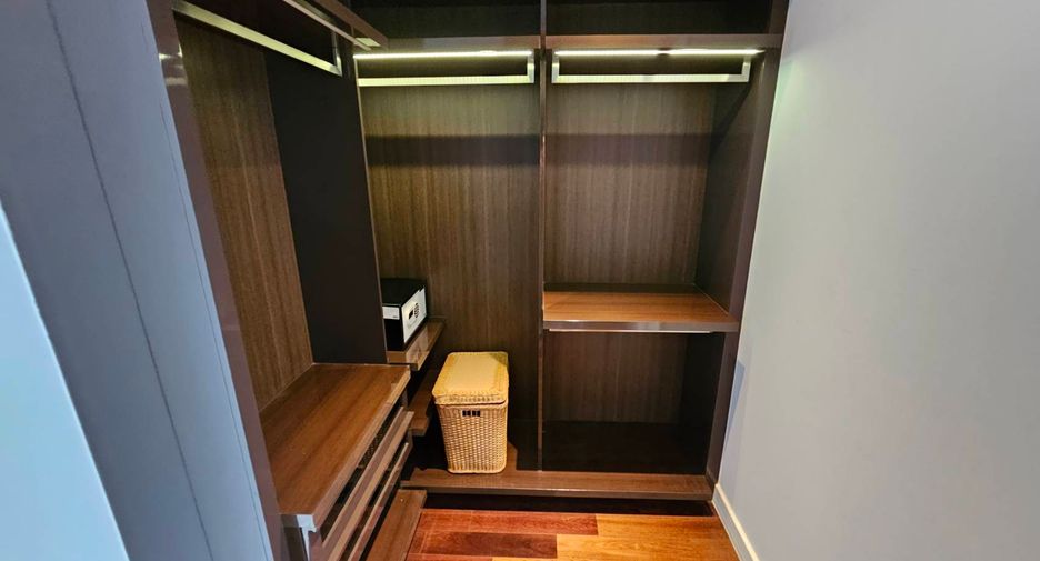 For rent and for sale 2 bedrooms condo in Khlong Toei, Bangkok