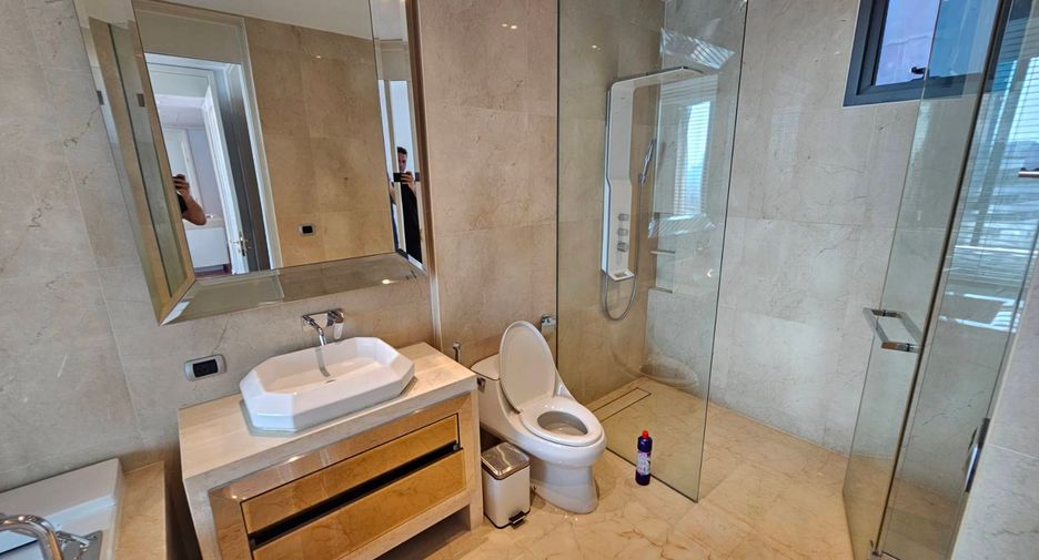 For rent and for sale 2 bedrooms condo in Khlong Toei, Bangkok