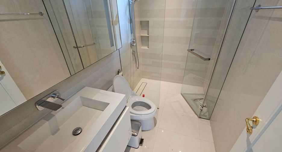 For rent and for sale 2 bedrooms condo in Khlong Toei, Bangkok