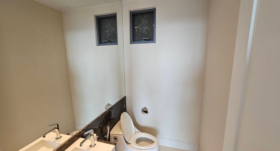 For rent and for sale 2 bedrooms condo in Khlong Toei, Bangkok
