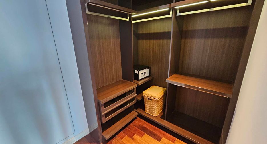 For rent and for sale 2 bedrooms condo in Khlong Toei, Bangkok