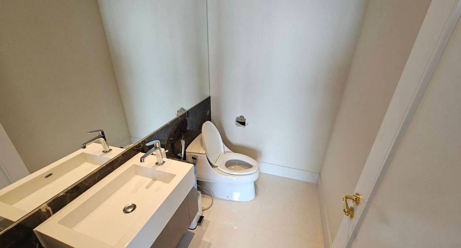 For rent and for sale 2 bedrooms condo in Khlong Toei, Bangkok