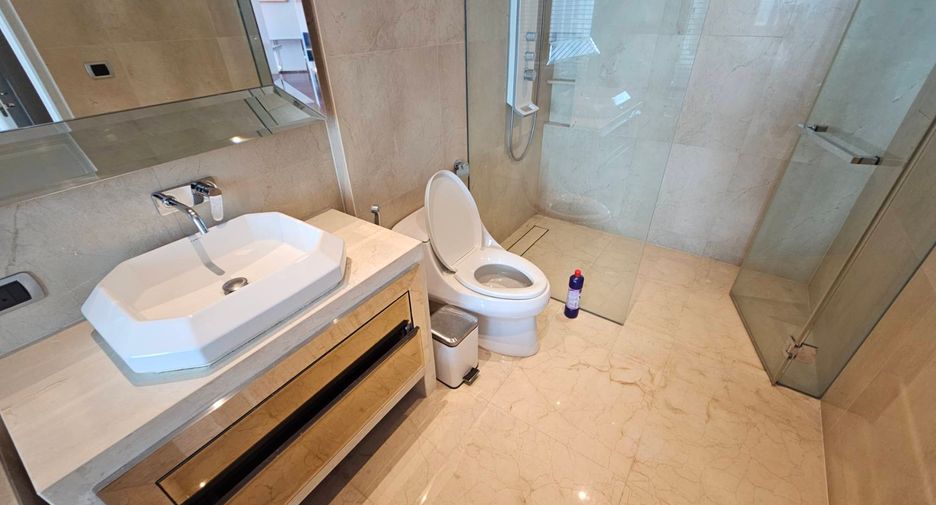 For rent and for sale 2 bedrooms condo in Khlong Toei, Bangkok