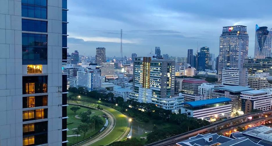 For rent and for sale 1 bed condo in Pathum Wan, Bangkok