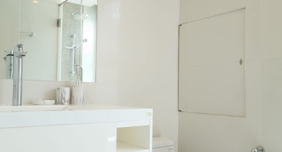 For rent and for sale 2 bedrooms condo in Sathon, Bangkok