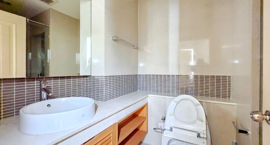 For rent and for sale 2 bedrooms condo in Watthana, Bangkok