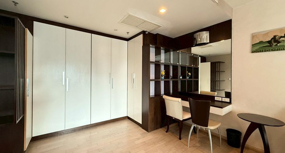For rent and for sale 2 bedrooms condo in Khlong Toei, Bangkok