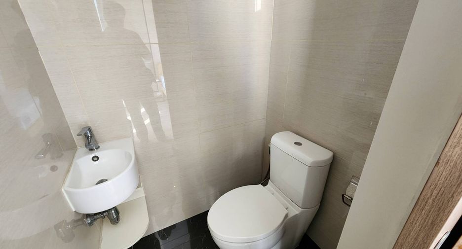 For rent and for sale 2 bedrooms condo in Khlong Toei, Bangkok