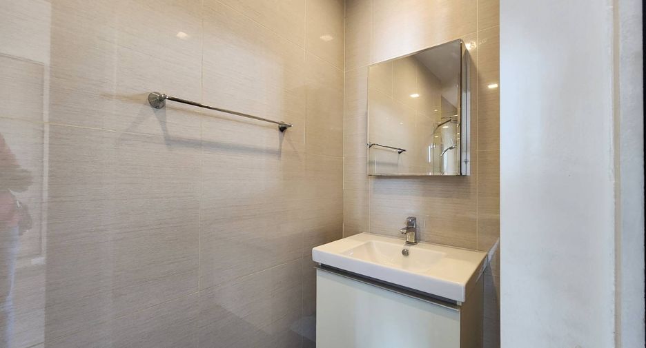 For rent and for sale 2 bedrooms condo in Khlong Toei, Bangkok