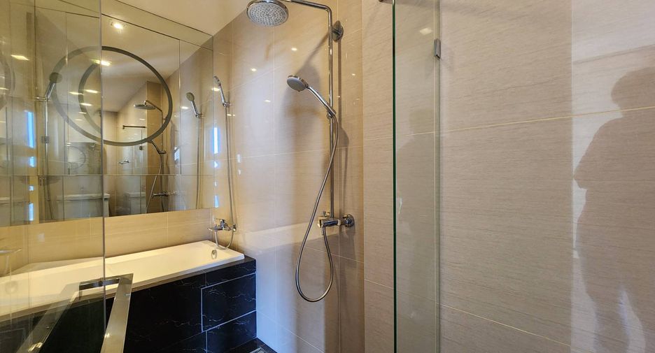 For rent and for sale 2 bedrooms condo in Khlong Toei, Bangkok
