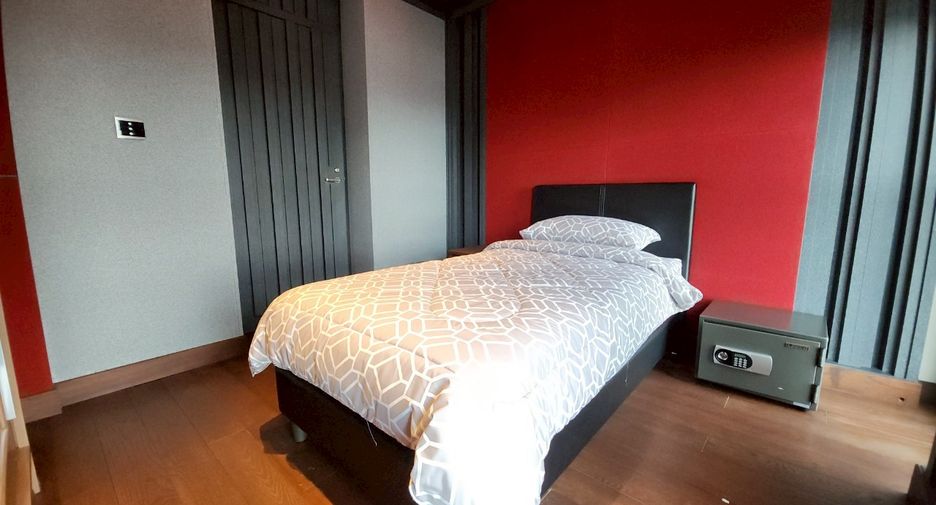 For rent and for sale 2 bedrooms condo in Watthana, Bangkok