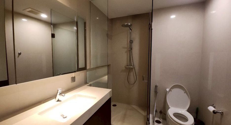 For rent and for sale 2 bedrooms condo in Watthana, Bangkok