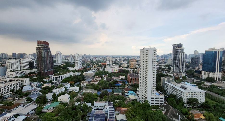 For rent and for sale 2 bedrooms condo in Watthana, Bangkok