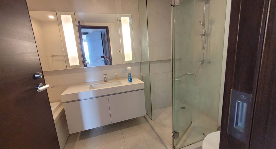 For rent and for sale 2 bedrooms condo in Watthana, Bangkok