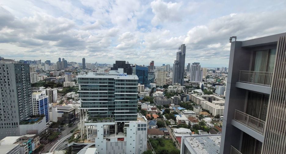 For rent and for sale 2 bedrooms condo in Watthana, Bangkok
