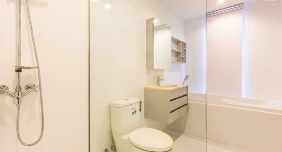 Condo en alquiler y en venta de 2 habitaciones en Watthana, Bangkok
