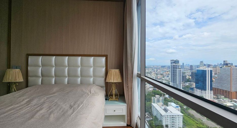 For rent and for sale 2 bedrooms condo in Watthana, Bangkok