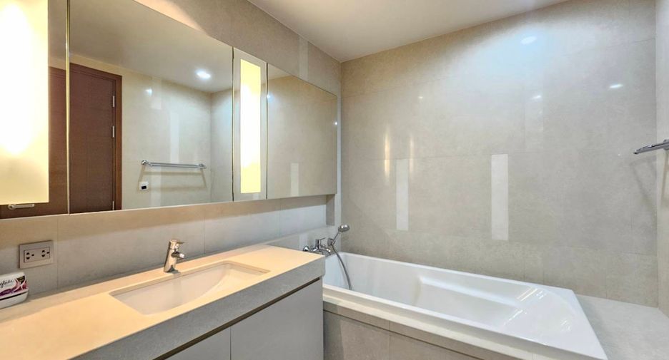For rent and for sale 2 bedrooms condo in Watthana, Bangkok