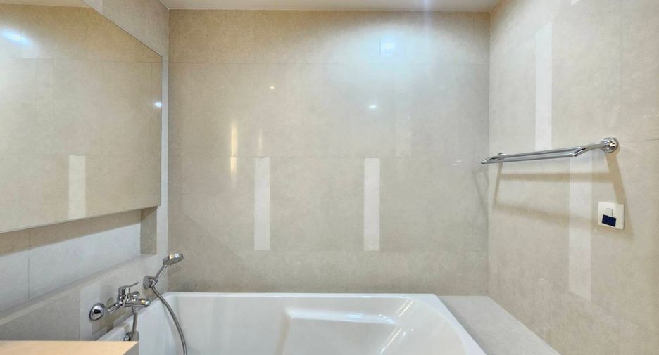 For rent and for sale 2 bedrooms condo in Watthana, Bangkok
